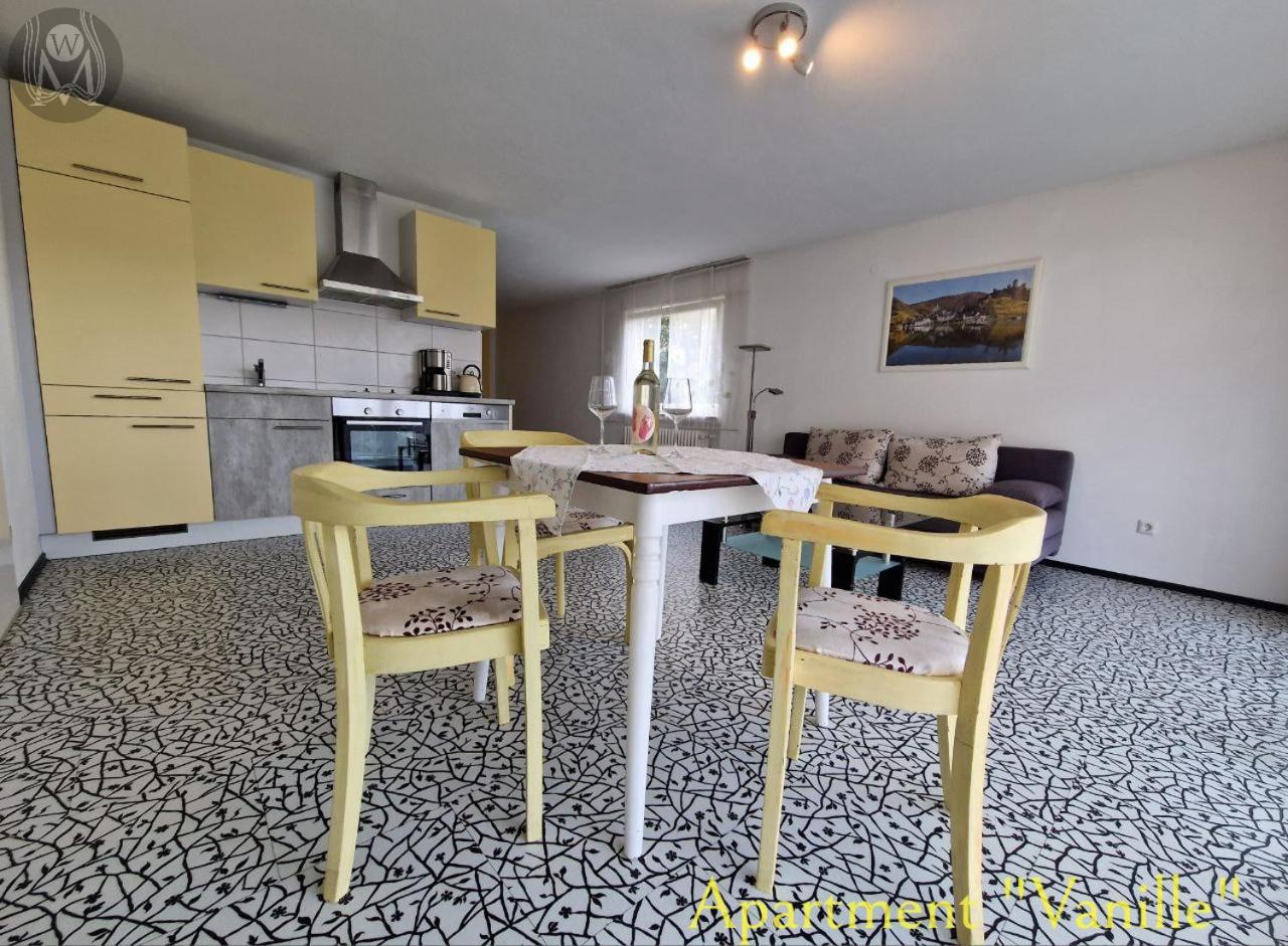 Appartamento Weingut Im Moselkrampen Ellenz-Poltersdorf Esterno foto